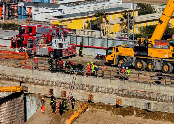 Rimini incidente sul lavoro al cantiere Hera, operaio in ospedale - Gallery