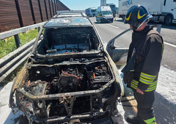 Rimini, auto in fiamme e code in A14 - Gallery