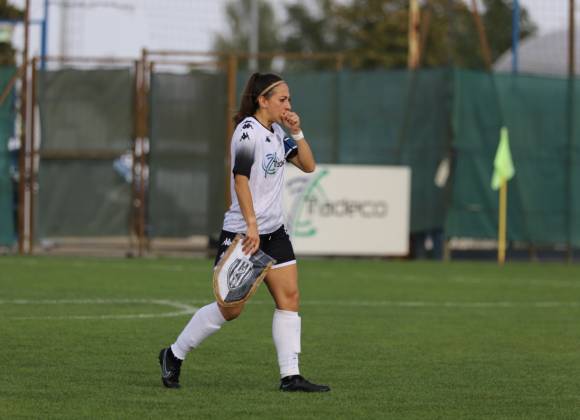 Calcio B donne, il Cesena saluta la sua capitana Fabiana Costi è stata