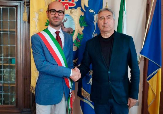 Il passaggio di consegne tra il Commissario Straordinario Michele Formiglio e il nuovo sindaco di Cervia Mirko Boschetti