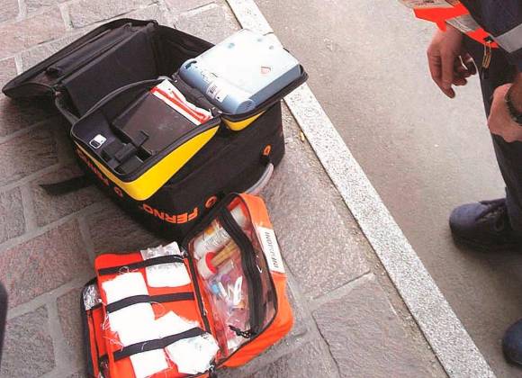 Cattolica, colpito da infarto in centro, 43enne salvato da sei ...