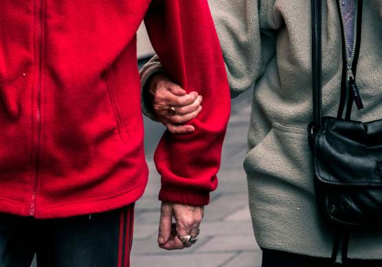 Rimini, “gravi difformità e mancanze”: chiuse tre case famiglia per anziani