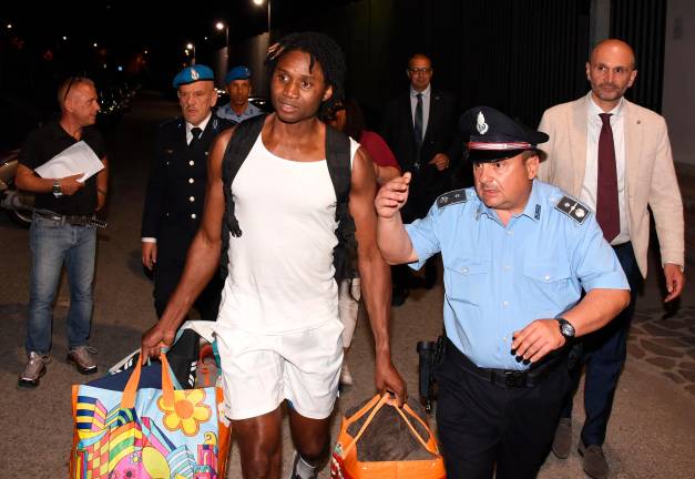 Delitto di Pierina, Louis Dassilva innocente lascia nella notte il carcere dopo due anni di reclusione - Gallery