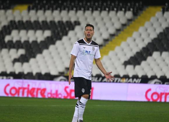 Calcio C, adesso è ufficiale Lorenzo Gonnelli lascia il Cesena e si