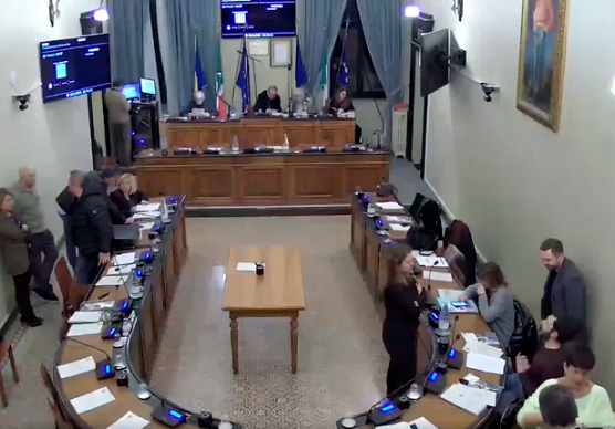Sindaco di Cervia indagato, stasera il Consiglio comunale tra garantisti, richiesta di dimissioni e perplessità
