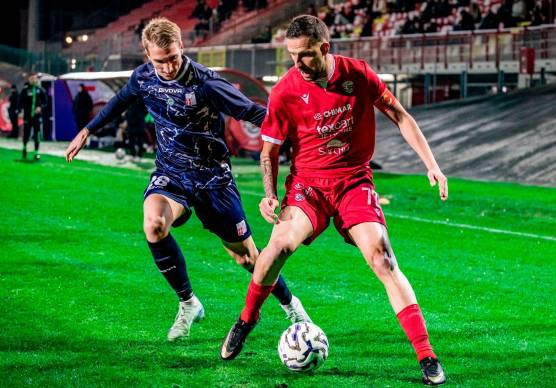 Matteo Cortesi contro Gianluca Longobardi in Carpi-Rimini (foto Ac Carpi/Daniele Lugli)