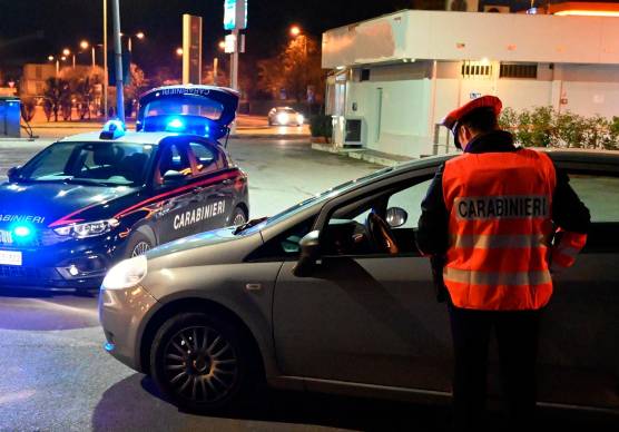Meldola, aggredisce un esercente e poi i carabinieri: arrestato
