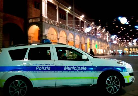 Faenza, esalazioni e malori al Commissariato, il Comune: “Siamo molto preoccupati”