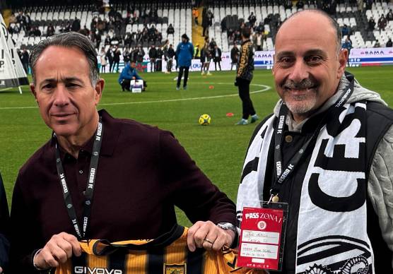 Michael e Joseph Aiello, i fratelli maggiori del presidente John, erano presenti al Dino Manuzzi contro la Juve Stabia (foto Gianmaria Zanotti)