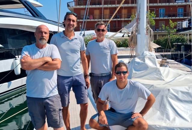 Da sinistra, il comandante Ludovico Clerici, l’armatore Luigi Gallo, il primo ufficiale Valentino Venturi e il deckhand Alessandro Savini