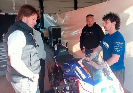 Nicolò Bulega ai box di Niccolò Antonelli