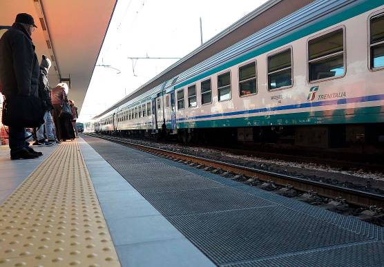 Treni regionali, aumentano i prezzi: le nuove tariffe in Emilia-Romagna dal 2026
