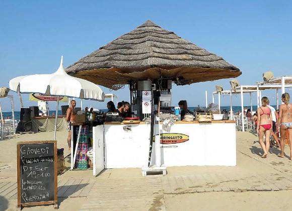 Rimini e i furbetti del chiringuito, i bagnini: 