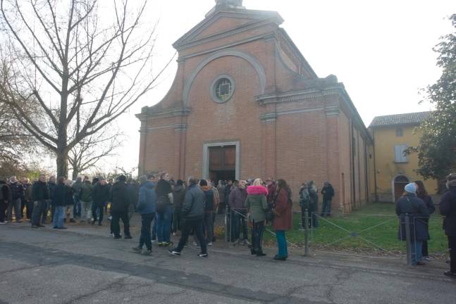 Addio a Dj Mozart: le note della sua hit “Can we live” davanti alla chiesa di Boncellino VIDEO GALLERY