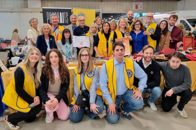 Forlì, Lions Club e Leo Club a “Commercianti per un giorno” a favore dell’Aism