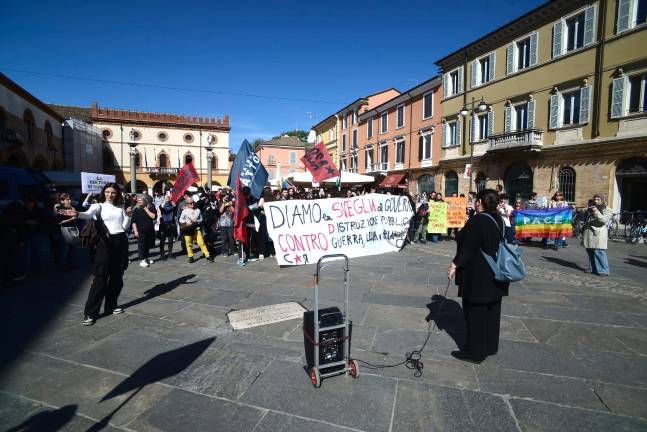 Ravenna, studenti e insegnanti in piazza contro la riforma degli Istituti Tecnici - Gallery