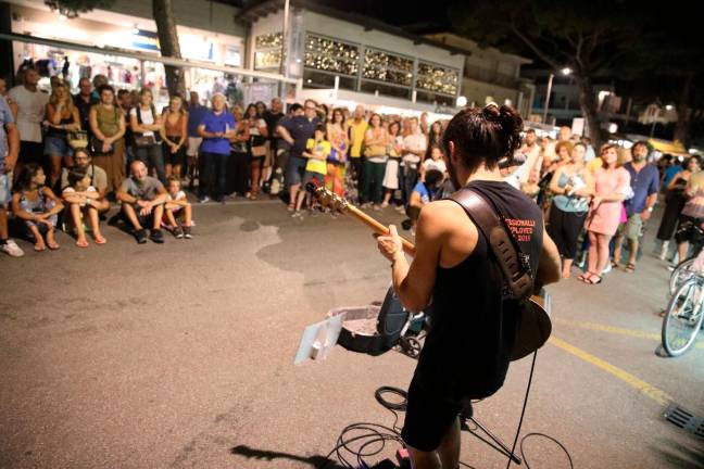 Cesenatico, isola pedonale in viale Carducci con giochi e spettacoli. Si parte martedì 30 giugno