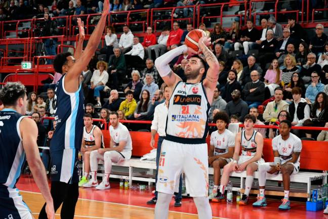 Pietro Aradori, Unieuro Forlì