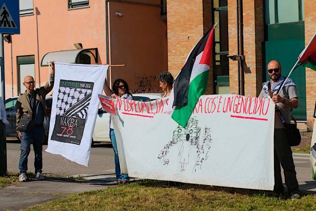 Ravenna, a DePortibus il confronto sulla riforma dei porti, all’esterno la manifestazione “DisArmibus” - Gallery