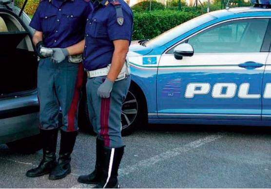Rimini, forte odore di droga dal condominio: arrestata con quasi 4 chili di stupefacente