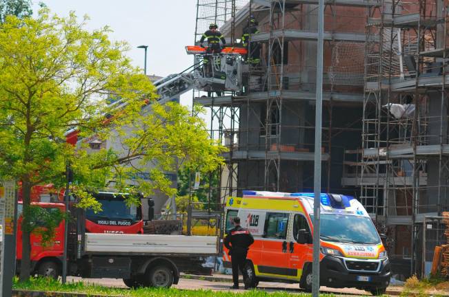 Russi, incidente sul lavoro: precipita da tre metri al cantiere, operaio in gravi condizioni - Gallery