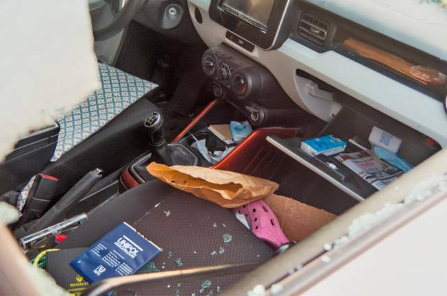 Ravenna, ladri vandali al parcheggio: danneggiate almeno 20 auto - Gallery