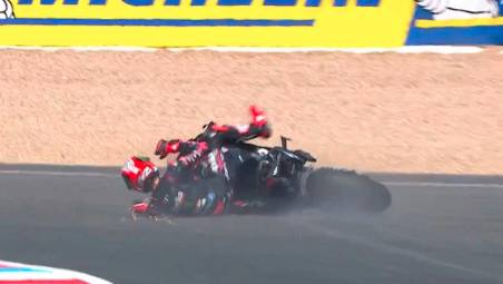 MotoGp, “Ha spinto e colpito i commissari di circuito”: Bezzecchi squalificato non sarà al via nel Gp della Repubblica Ceca