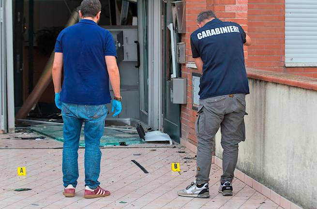 Ravenna, assalto nella notte al bancomat di Mezzano - VIDEO GALLERY