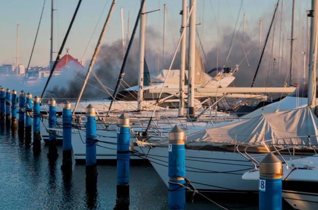 Cervia, incendio al porto turistico, 4 barche a fuoco - Gallery