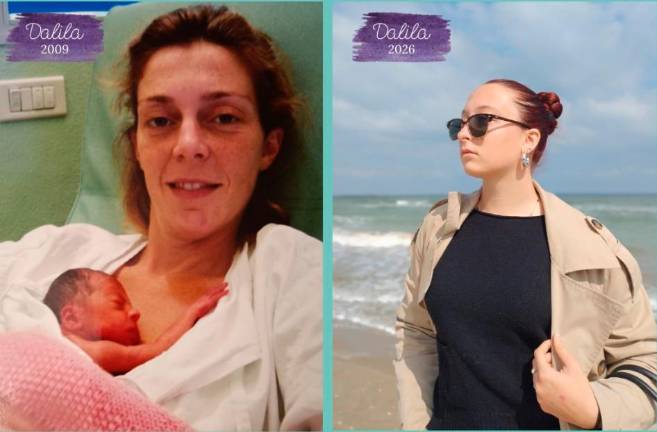 A sinistra Dalila Brocculi appena nata con mamma Chiara, vice presidente dell’associazione “La prima coccola”