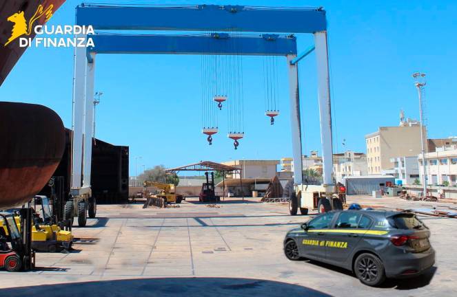 Forlì, nella società di cantieri navali 254 lavoratori irregolari e fatture false per 3,5 milioni
