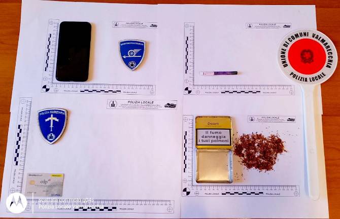 Santarcangelo, smartphone e bancomat di provenienza sospetta: 30enne denunciato per ricettazione