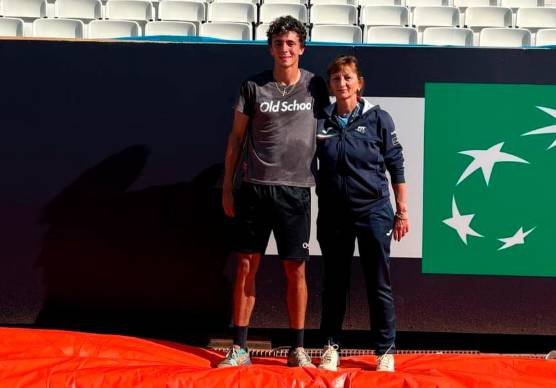 L’ex giocatrice faentina Flora Perfetti con il figlio Noah al Foro Italico