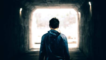 Faenza, aggressione all’uscita della scuola, arrivano i Carabinieri: minorenne denunciato