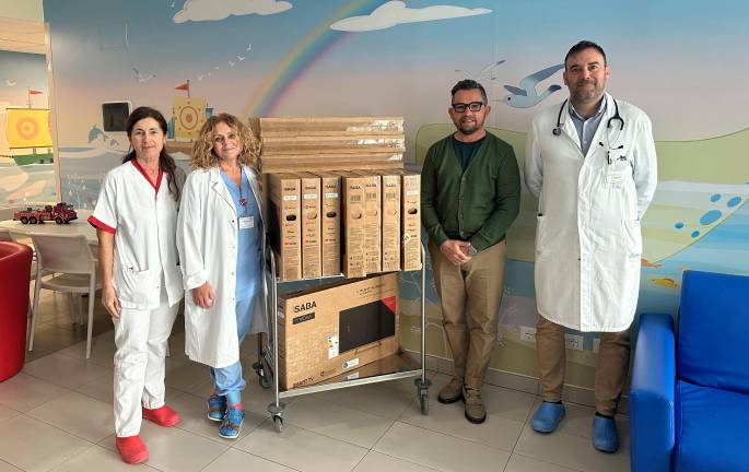 Rimini, 11 televisori con abbonamento a Disney Channel per i bambini dell’ospedale: il gesto di cuore di “Il Sorriso Golf”