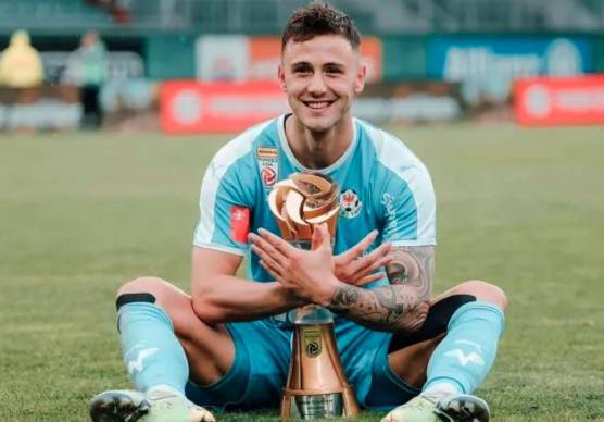 L’attaccante italo-albanese Giacomo Vrioni