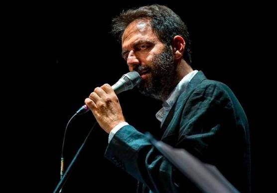 Neri Marcorè condurrà la premiazione al Teatro Comunale
