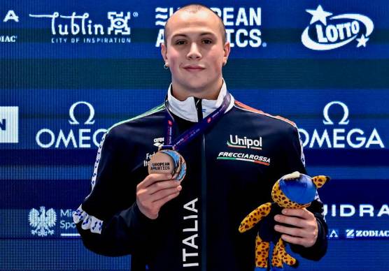 Michele Busa con la medaglia di bronzo foto Andrea Masini / DeepBlueMedia.eu