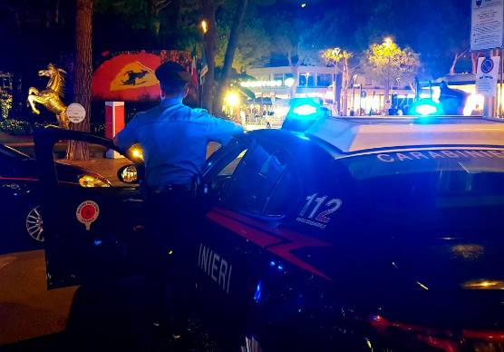 Controlli dei carabinieri a Milano Marittima
