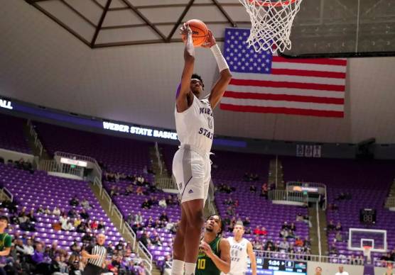 Zahir Porter con la canotta dell’Università di Weber State