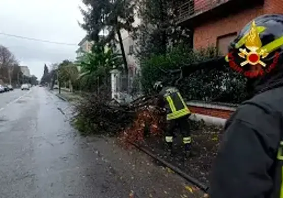 Maltempo a Forlì-Cesena, Vigili del Fuoco in azione nel capoluogo, a Castrocaro e nella Valle del Savio VIDEO