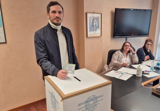 Enzo Lattuca al seggio