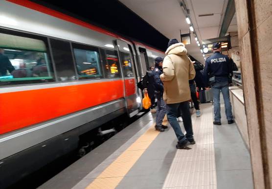 I controlli della Polfer in stazione