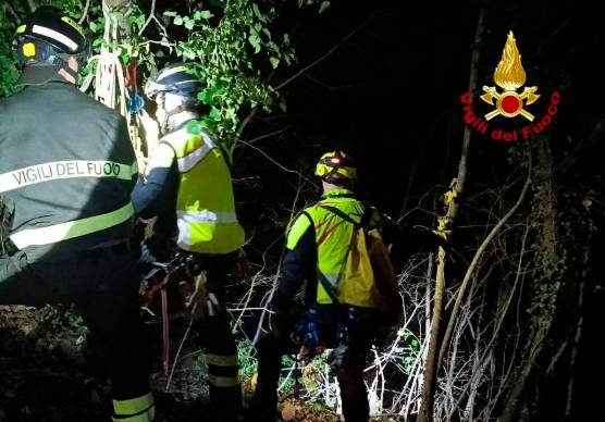 Modigliana, precipita in un canalone: concluso il salvataggio VIDEO