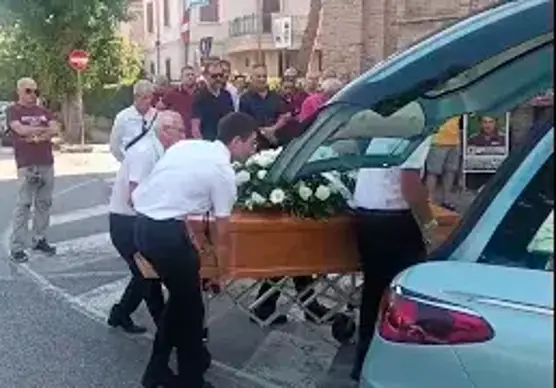 L’ultimo saluto a Marchioro: uomini di calcio e tifosi di Cesena e Reggiana gli hanno reso omaggio VIDEO