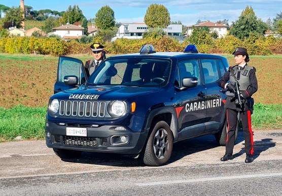 Forlì, fermati 5 giovanissimi fuori dal Famila: avevano anche passamontagna