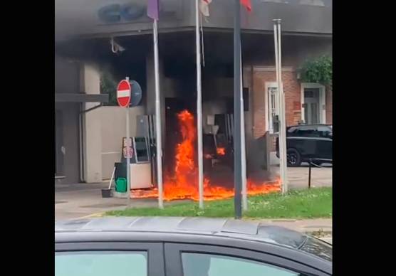 Ravenna, folle incendio doloso a distributore di benzina di via Candiano. Evitata l’esplosione FOTO E VIDEO