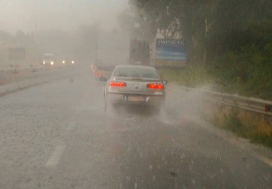 Meteo Romagna, oggi e domani allerta per temporali e vento a 100 km/h