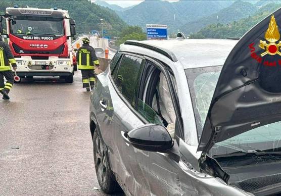 Bagno di Romagna, incidente in E45: due persone incastrate nell’auto liberate dai Vigili del Fuoco