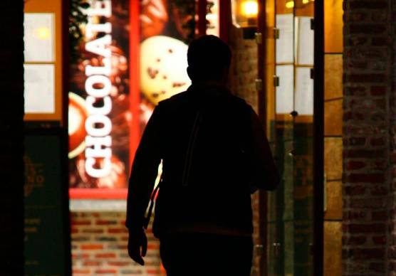 Faenza, volontario Anc preso a pugni e scaraventato contro un muro